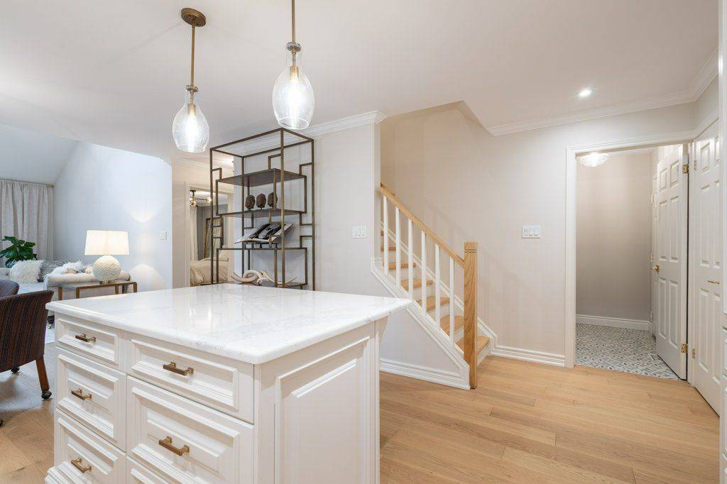 Burlington, ON L7S 2G5,1200 Lambs CT #1
