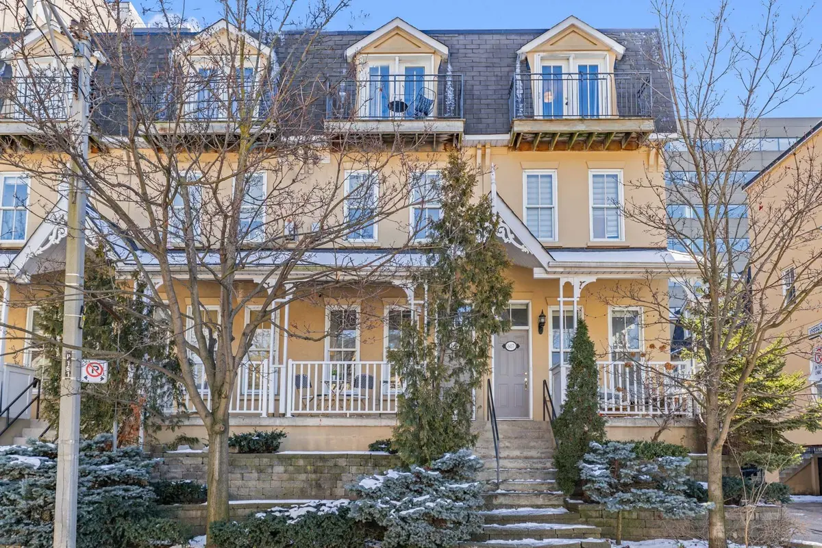 Toronto C01, ON M6J 1A8,605 Adelaide ST W