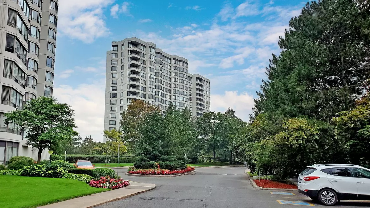 Toronto C07, ON M2R 3W7,1121 Steeles AVE W #206