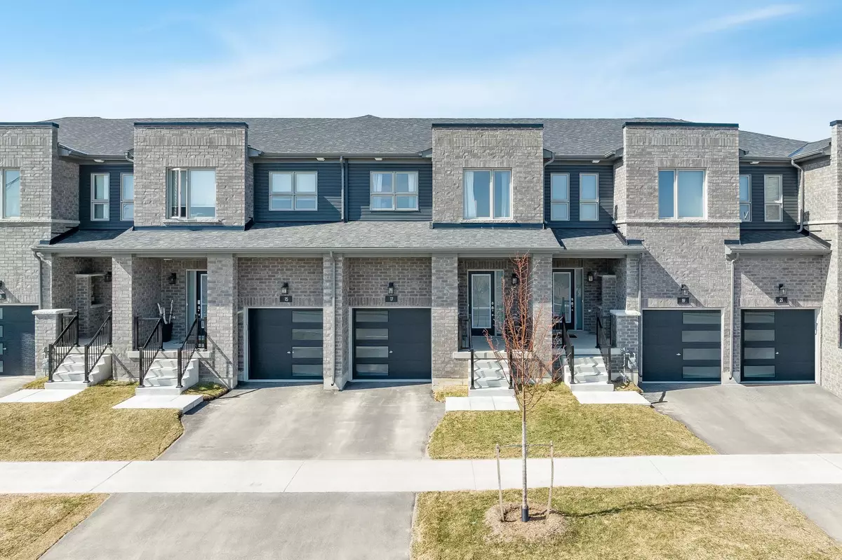 Simcoe, ON L4N 6K7,17 Turnberry LN