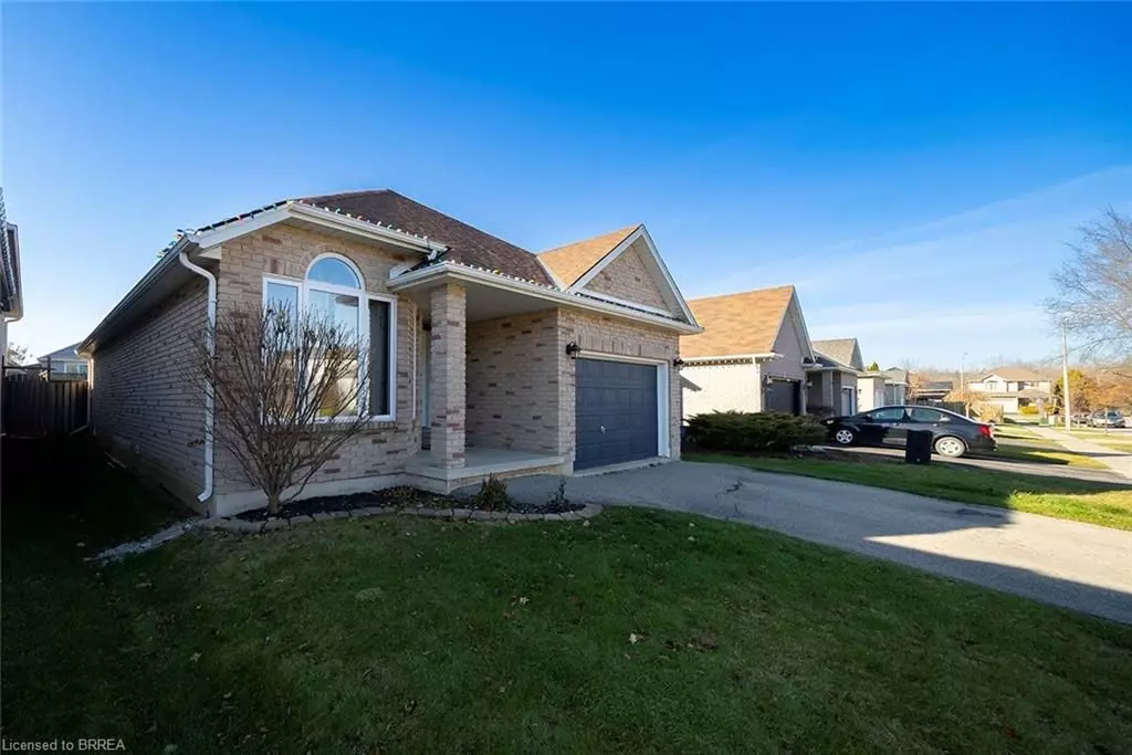 Brantford, ON N3T 6R4,15 Bradley LN