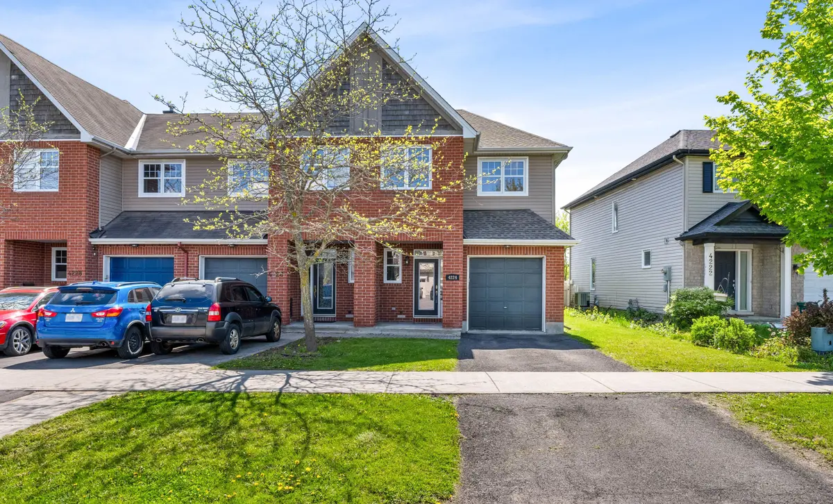 Ottawa, ON K1T 0A5,4224 Kelly Farm DR