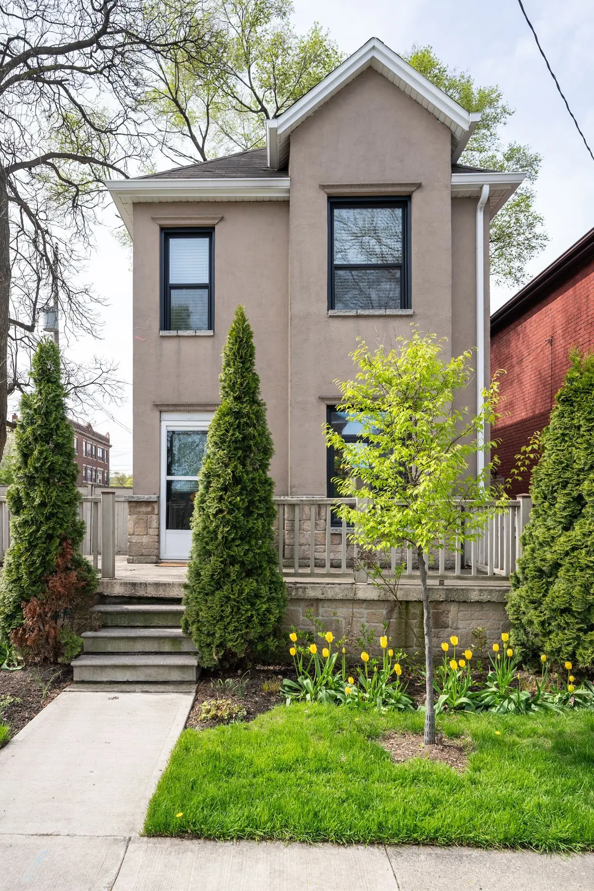 Hamilton, ON L8L 3G7,32 Case ST