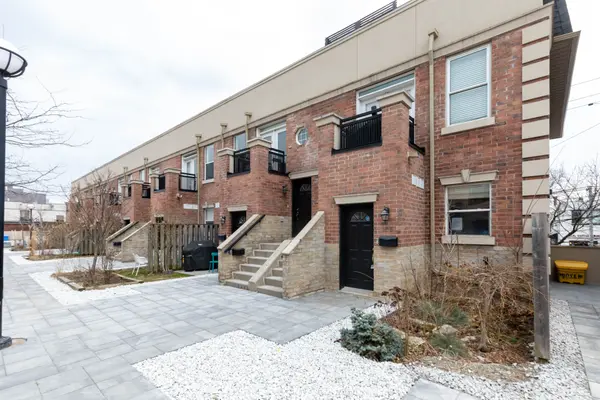 Toronto C01, ON M6J 1R5,55 Halton ST #108