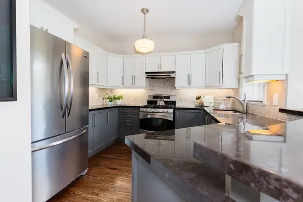 Toronto C11, ON M4G 2E6,102 Parkhurst BLVD