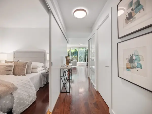 Toronto C01, ON M5V 3N1,50 Camden ST #102