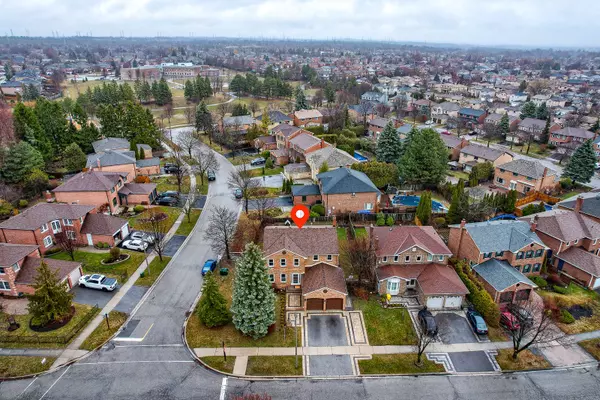 Pickering, ON L1V 4B2,588 Foxwood TRL