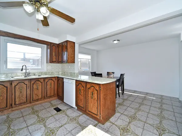 Toronto W03, ON M6N 1S4,31 Henrietta ST