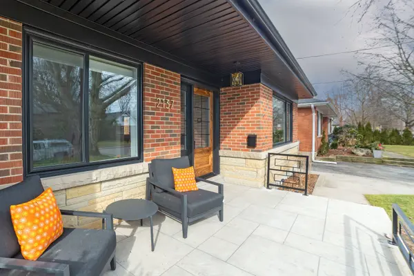 Burlington, ON L7R 1R7,2137 Courtland DR