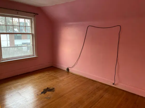 Toronto W02, ON M6P 1H8,35 Jerome ST