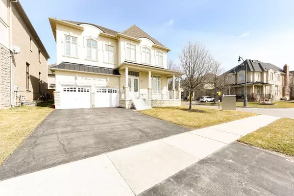 Brampton, ON L6X 2X3,7 Royal west DR