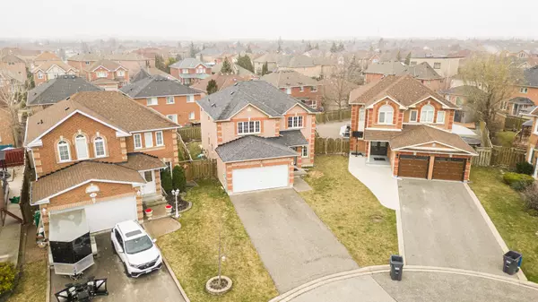 Brampton, ON L7A 1H3,34 Fenflower CT