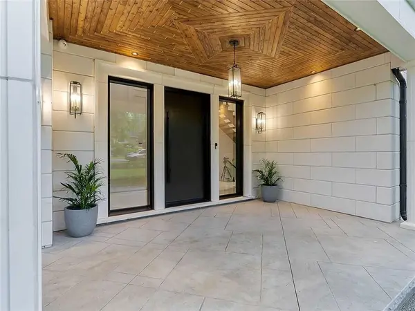 Mississauga, ON L5G 2X1,1386 Glenwood DR