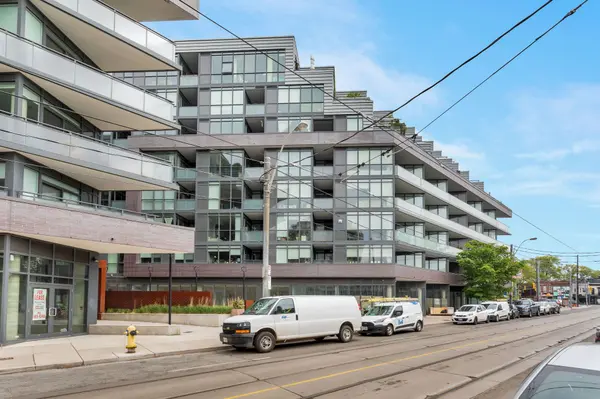 Toronto W01, ON M6R 0A5,36 Howard Park AVE #802