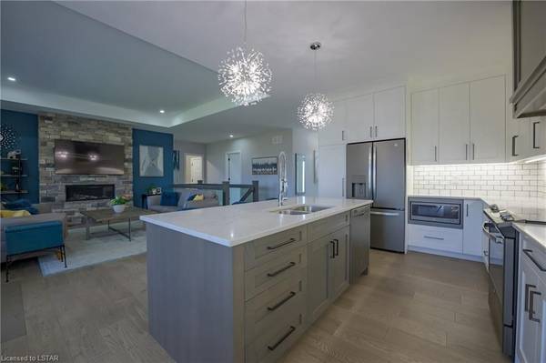 Lambton Shores, ON N0M 1T0,25 BROOKLAWN DR