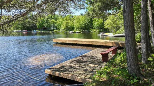 Georgian Bay, ON L0K 1S0,84 Millard DR