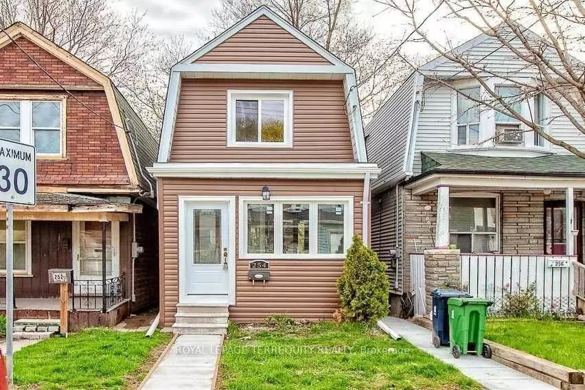 Toronto E03, ON M4C 4K2,254 Cedarvale AVE