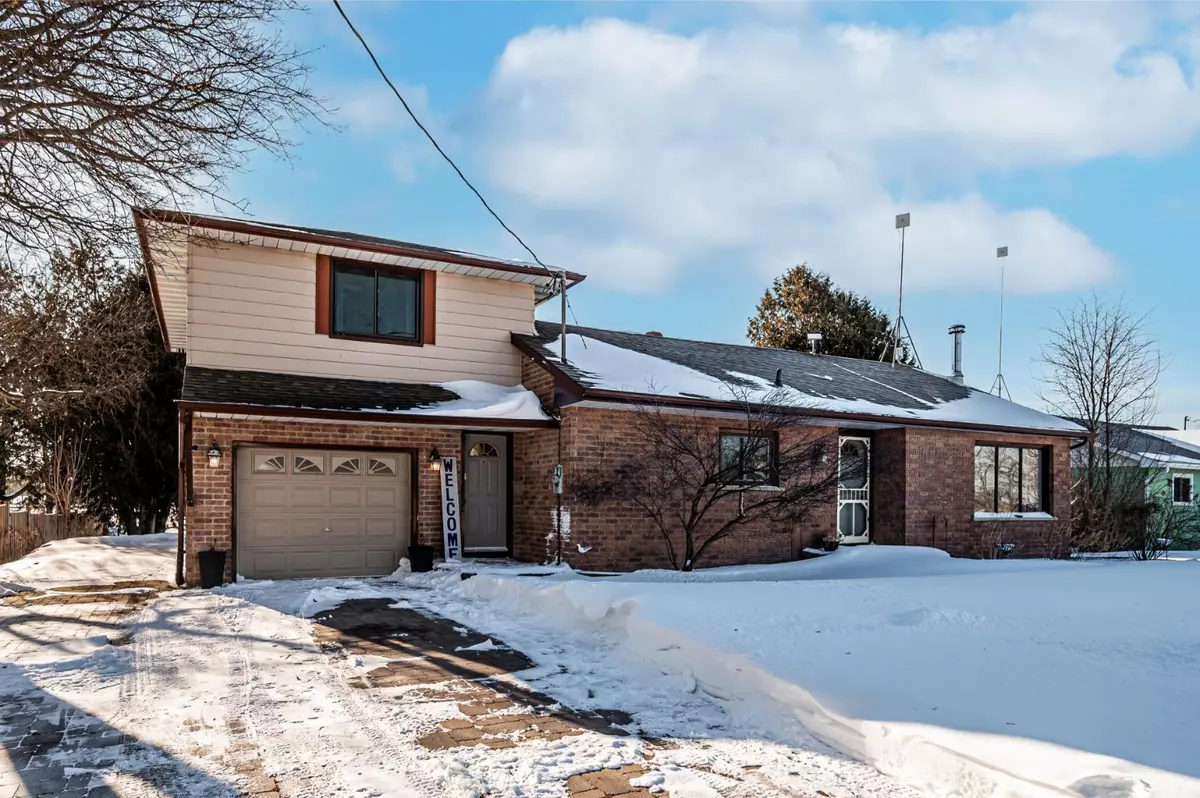 Oro-medonte, ON L4R 4K3,4977 Vasey RD