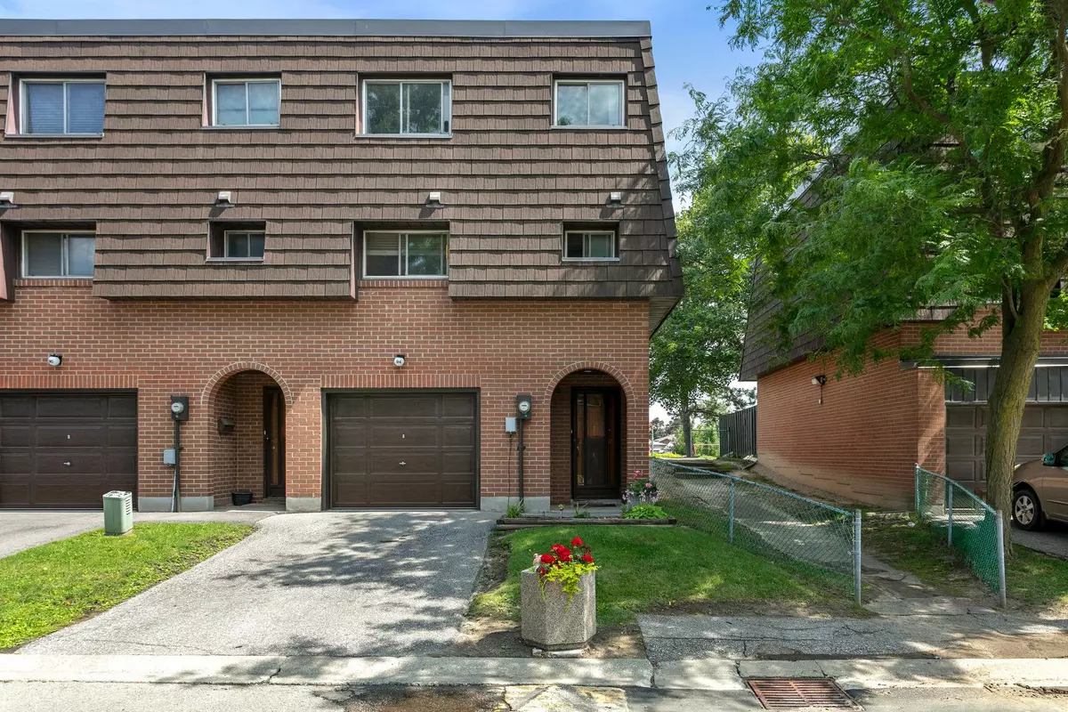 Brampton, ON L6T 1W7,94 Darras CT