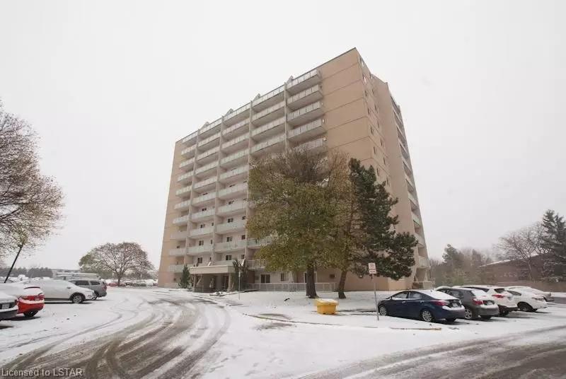 London, ON N5Y 4T8,563 MORNINGTON AVE #206