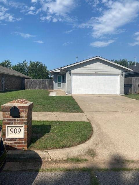 909 Heather Lane, Moore, OK 73160