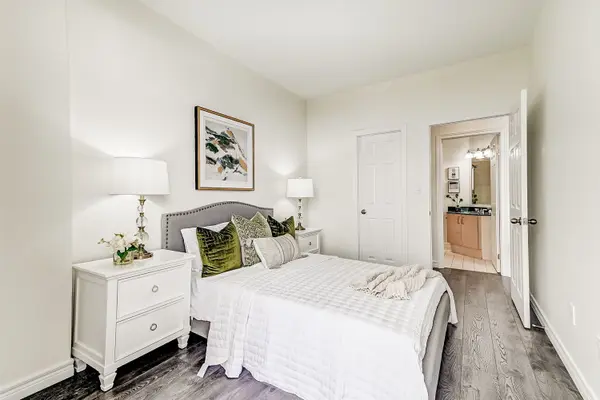 Toronto C11, ON M4H 1R1,1 Leaside Park DR #408