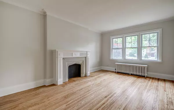 Toronto C11, ON M4G 2P7,204 Divadale DR