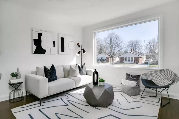 Toronto E04, ON M1P 1W6,16 Denham RD