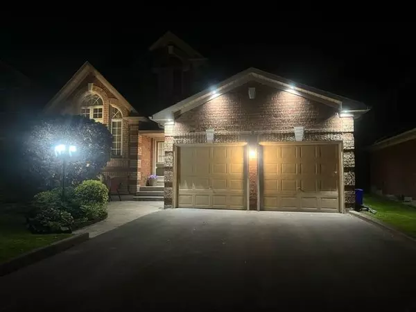 Pickering, ON L1X 2T1,2334 Meriadoc DR