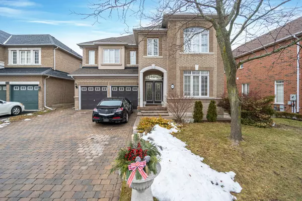 York, ON L4H 2A3,90 Saint Stephen CRES