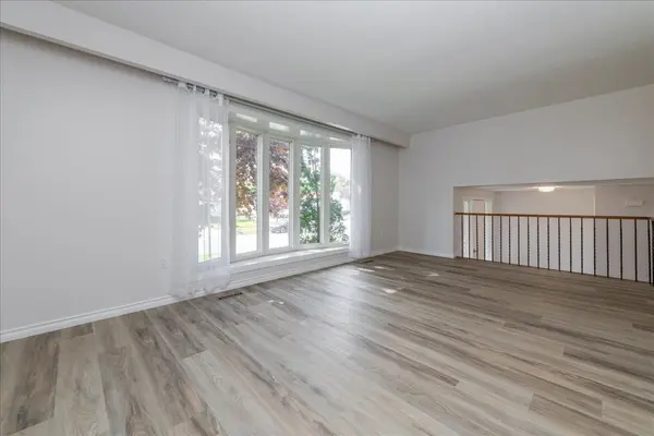 Barrie, ON L4N 4K7,105 Marshall ST