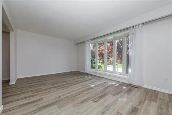 Barrie, ON L4N 4K7,105 Marshall ST