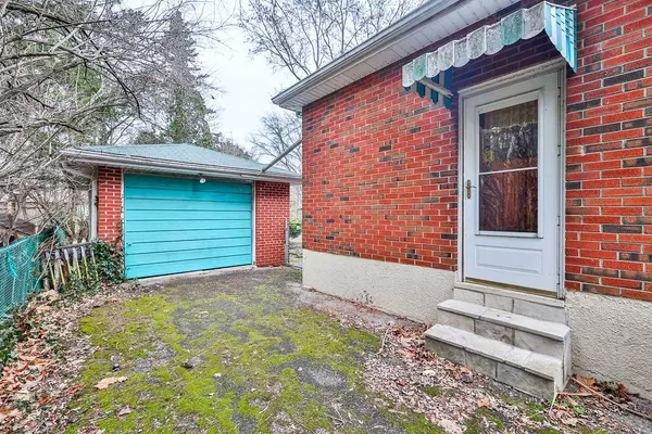 Oakville, ON L6K 1L9,485 Patricia DR