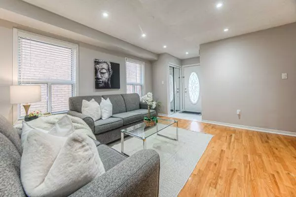 Mississauga, ON L5N 7R6,7114 FRONTIER RDG