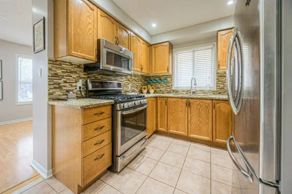 Mississauga, ON L5N 7R6,7114 FRONTIER RDG