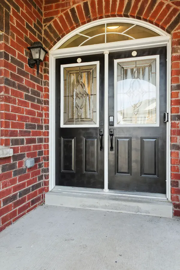 Mississauga, ON L5R 0C8,4727 Centretown WAY