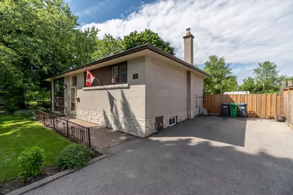 Brampton, ON L6T 1N2,33 Alexandria CRES