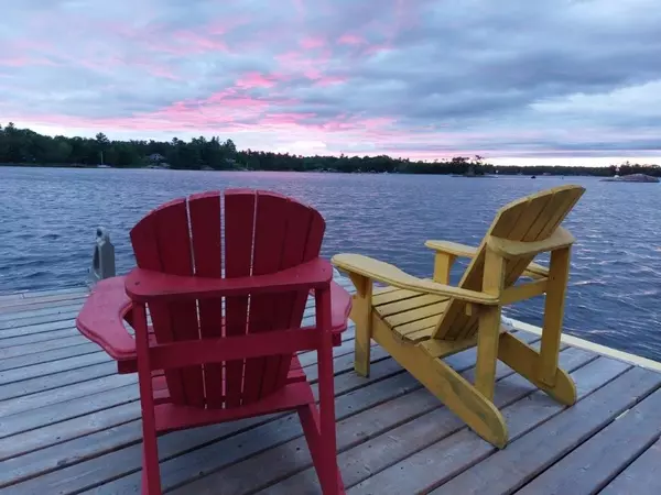 Georgian Bay, ON P0E 1E0,19 Gidley TPKE