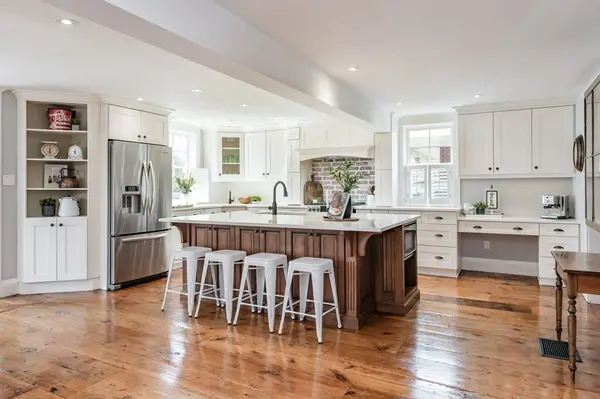 Hamilton, ON L0R 2H0,228 Mill ST N