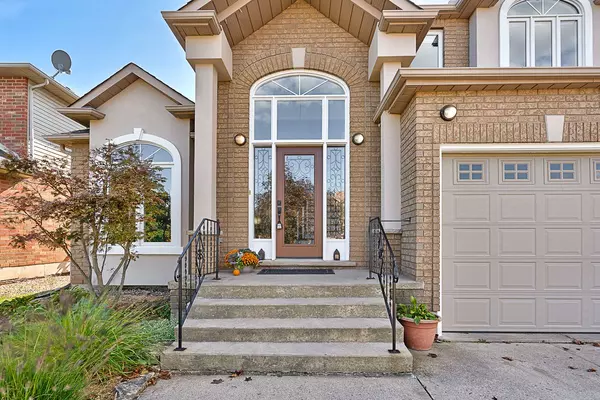 Hamilton, ON L8E 5W1,14 Chianti CRES