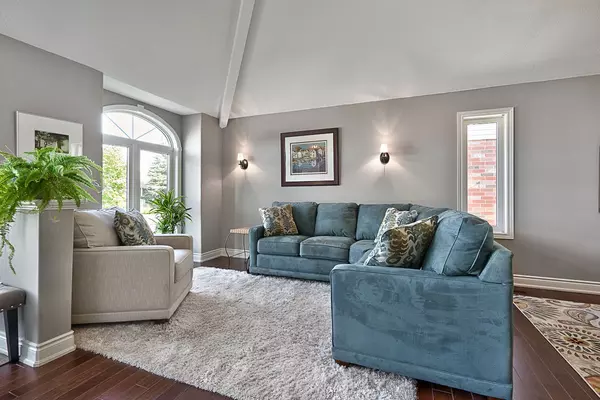 Hamilton, ON L8E 5W1,14 Chianti CRES