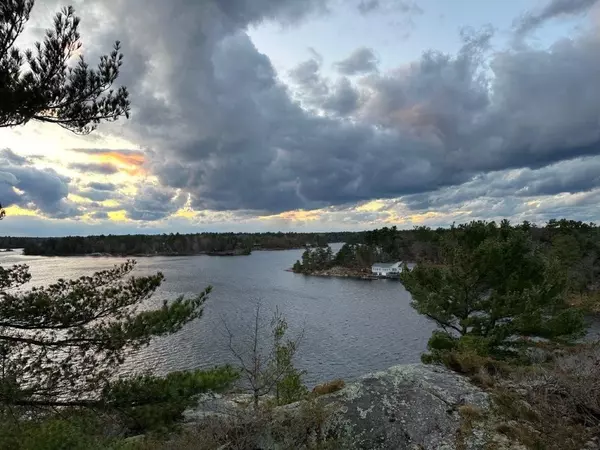 Georgian Bay, ON P0E 1E0,1150 Minnow Bay RD