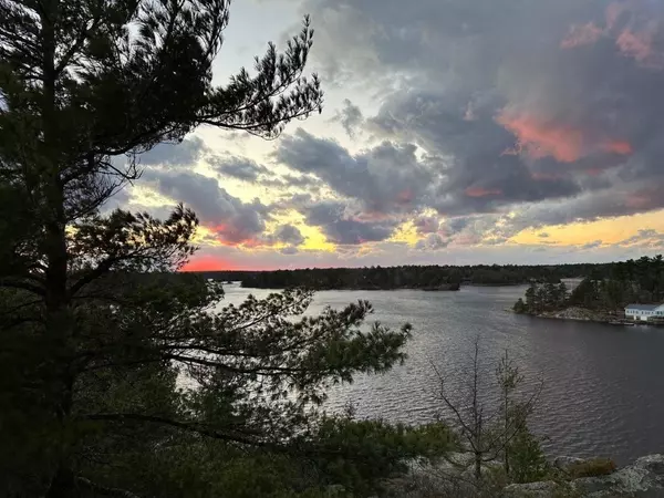 Georgian Bay, ON P0E 1E0,1150 Minnow Bay RD