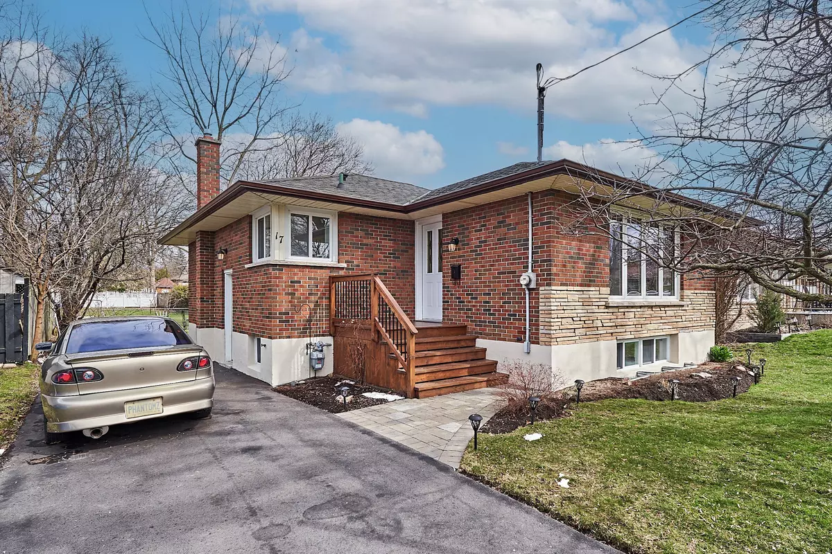 Oshawa, ON L1H 7G7,17 Rockcliffe ST