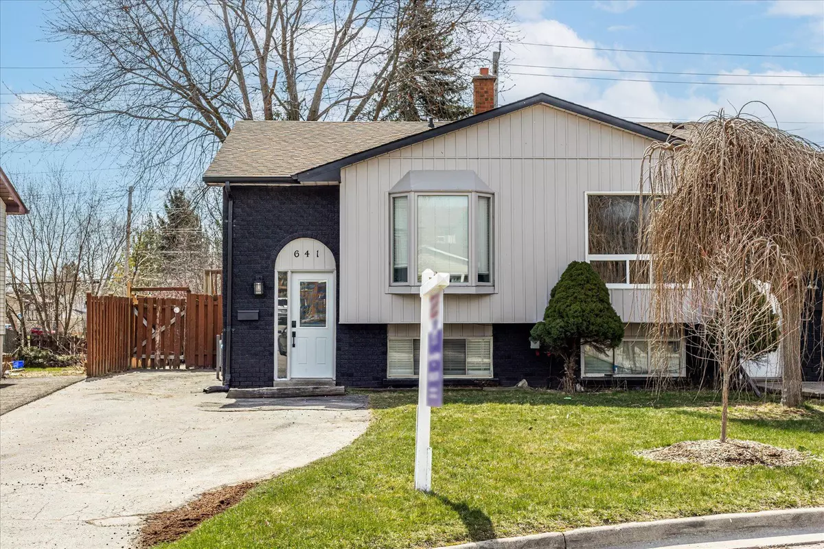 Oshawa, ON L1K 1R1,641 Deauville CT