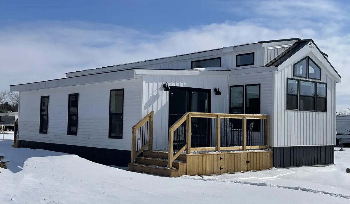 Southwest Middlesex, ON N0L 1A0,4838 Switzer DR #203