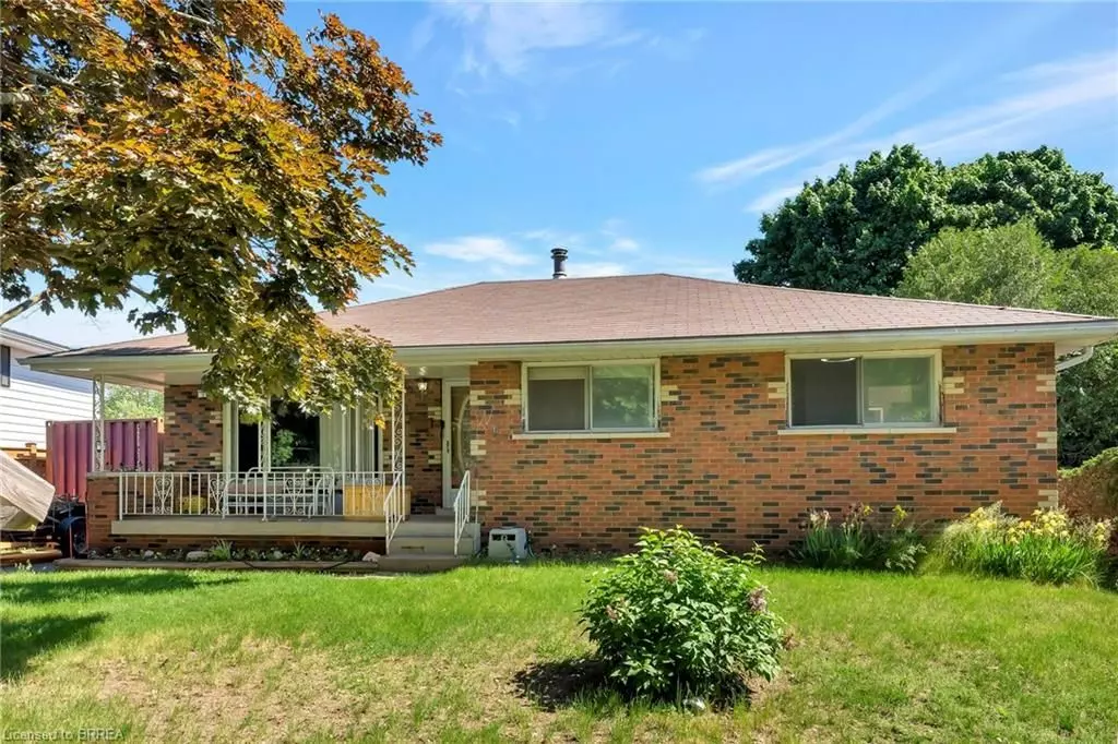 Brantford, ON N3R 3E3,8 Robroy CT