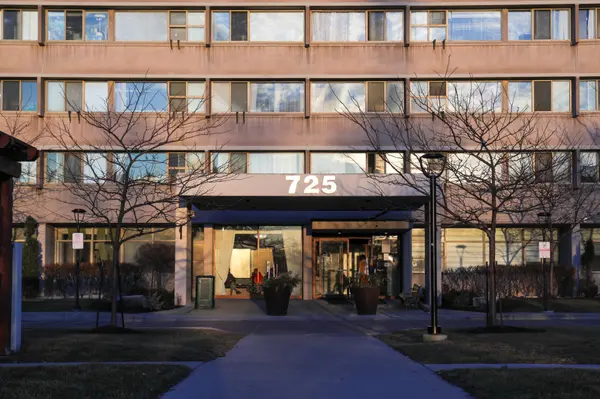 Toronto C11, ON M3C 1S6,725 Don Mills RD #1204