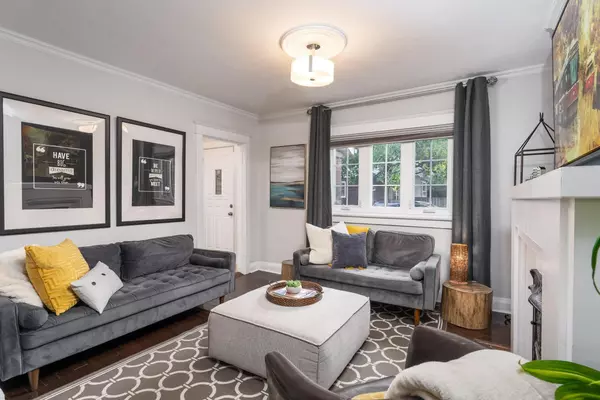 Toronto E02, ON M4C 3W3,11 Aldridge AVE