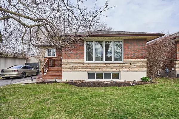 Oshawa, ON L1H 7G7,17 Rockcliffe ST